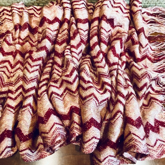 NWOT Festive Red & Rose Gold Metallic  Scarf by INC - Picture 4 of 8